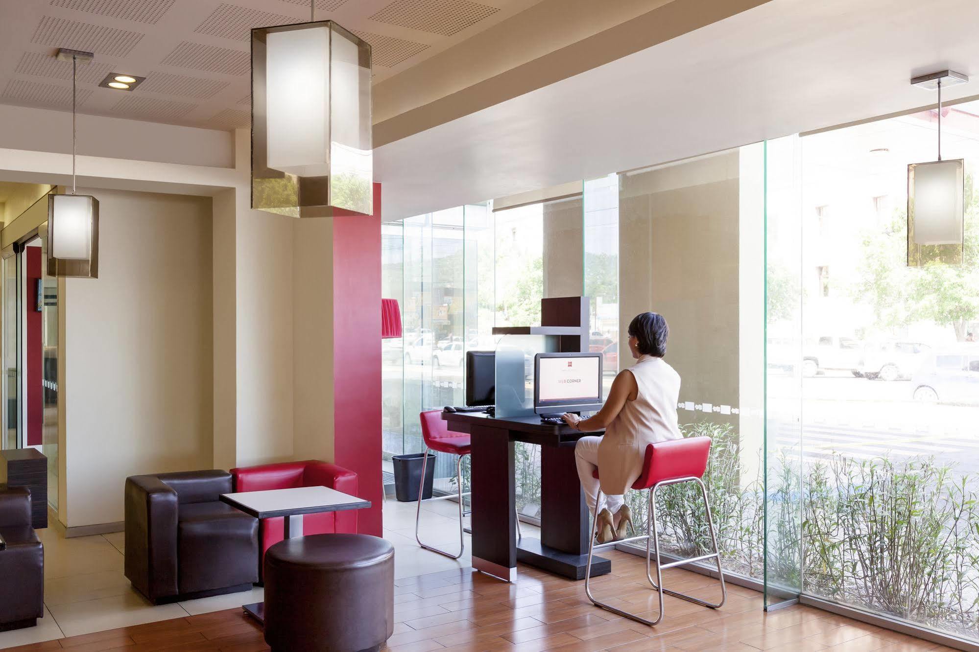 Ibis Hermosillo Esterno foto